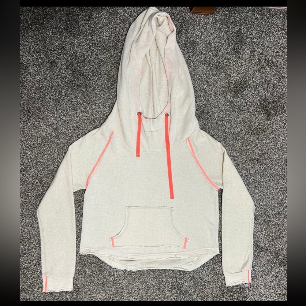 We the Free cowl neck Sweatshirt - Picture 1 of 4